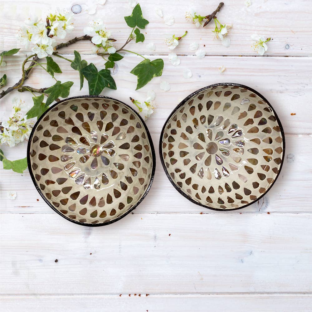 VIE - Wholesale Decorative Plate/Dish/Bowl - Hand-Painted Coconut Bowls, Lacquered, Set of 244