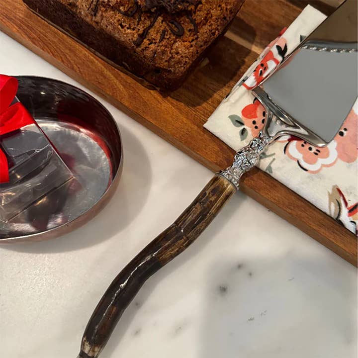 Shastra Home - Wholesale Serving Utensil - Curved Bone Cake Server