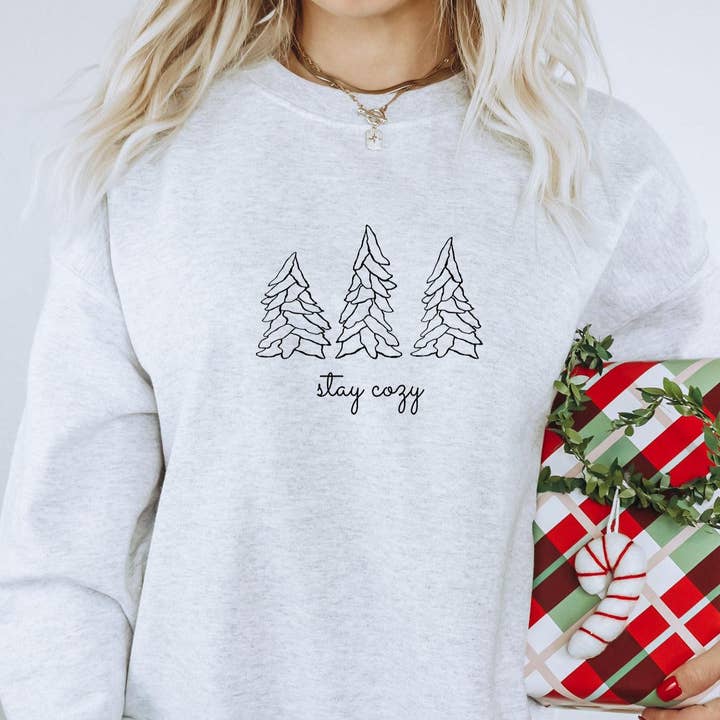 Sweat-shirt ras du cou Stay Cozy pour la vente par Painted Lavender