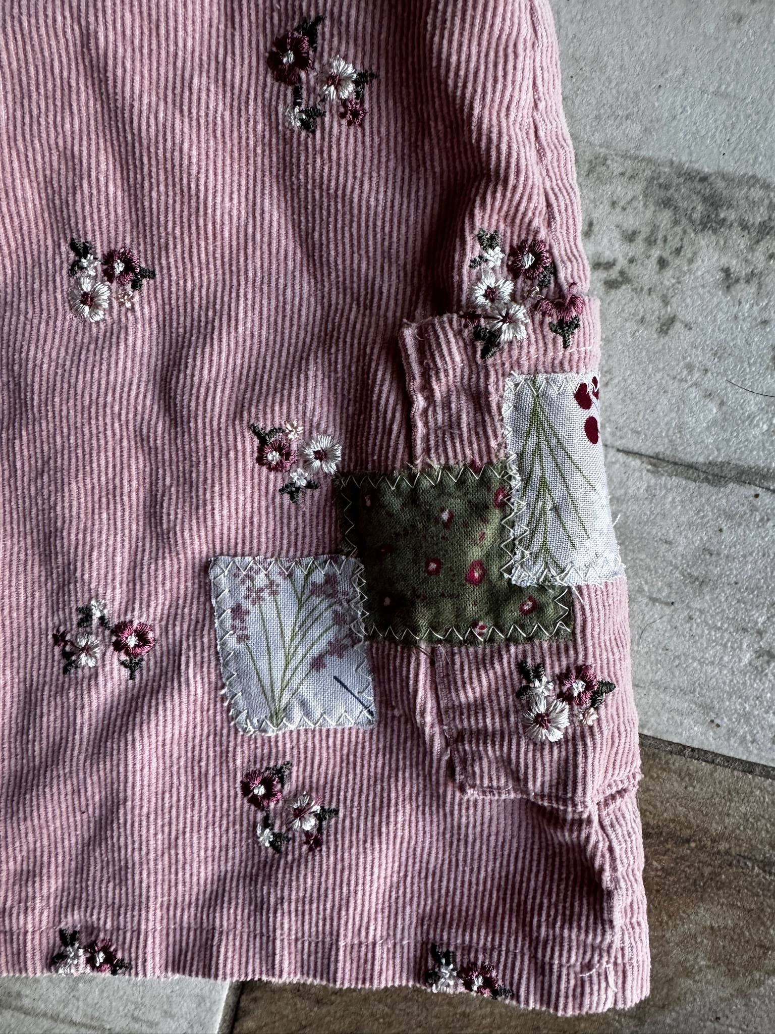 Hammy Downs Threads - Wholesale Dress - Kids - Floral Cord Jumper Dress
Sz-12M Only 1 Avail. One of A Kind3