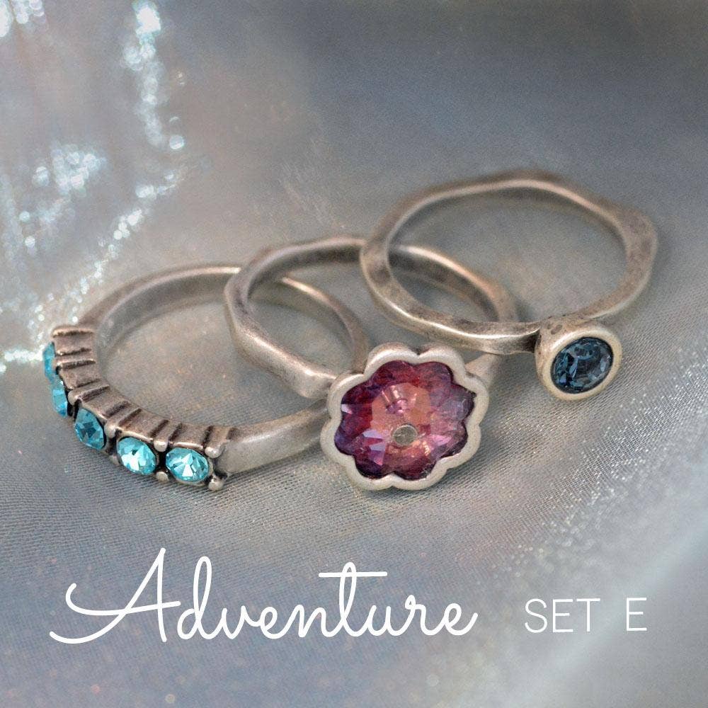 Sweet Romance Jewelry – Conjunto de joias por atacado – Conjunto de 3 Anéis Empilháveis de Cristal com Flores Vintage R5654