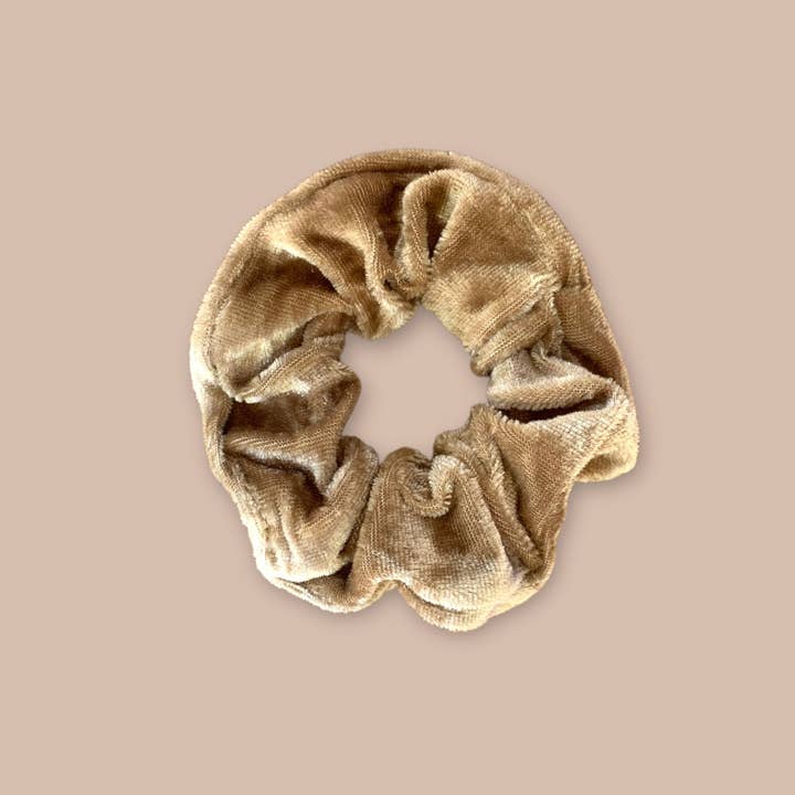 Fluwelen scrunchie - Beige voor wholesale door agathe & cocö