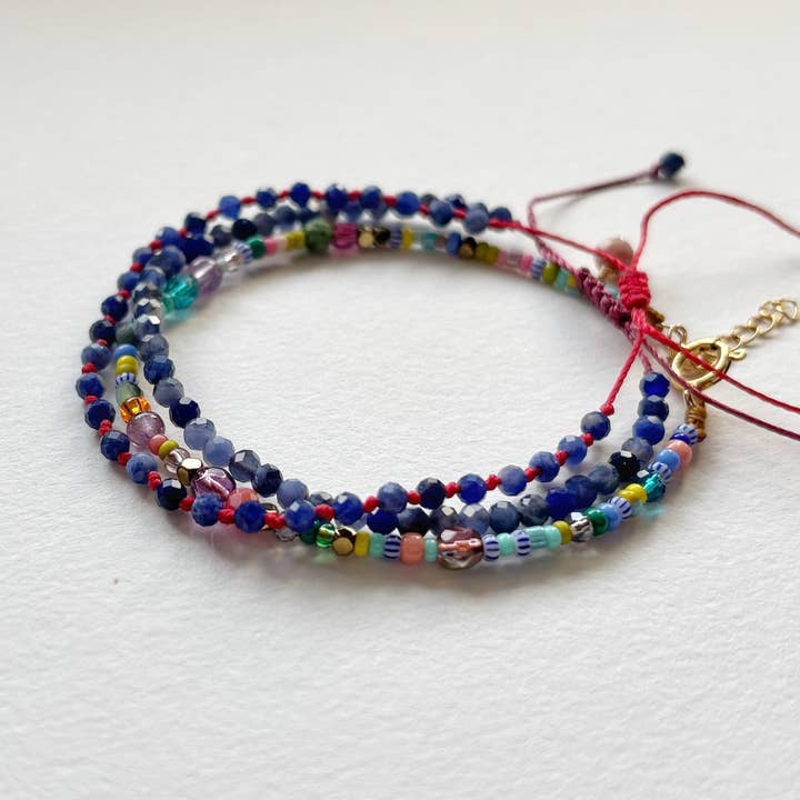 Set aus 3 HIPPY-Armbändern – Sodalith und Perlenmix für den Großhandel von MARLAH