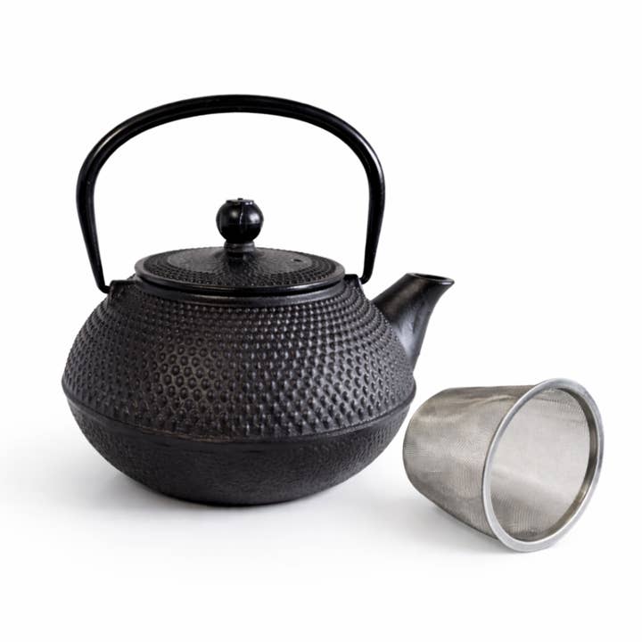 Gusseisen japanische Teekanne mit Edelstahl Teesieb, 800 ml, Schwarz für den Großhandel von Biomatea