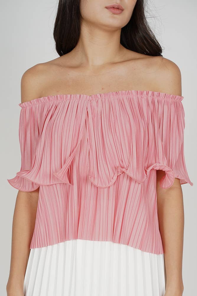 MDS – Großhandel Bluse – Damen – Jubi Rüschen-Top mit Plissee in Rosa3