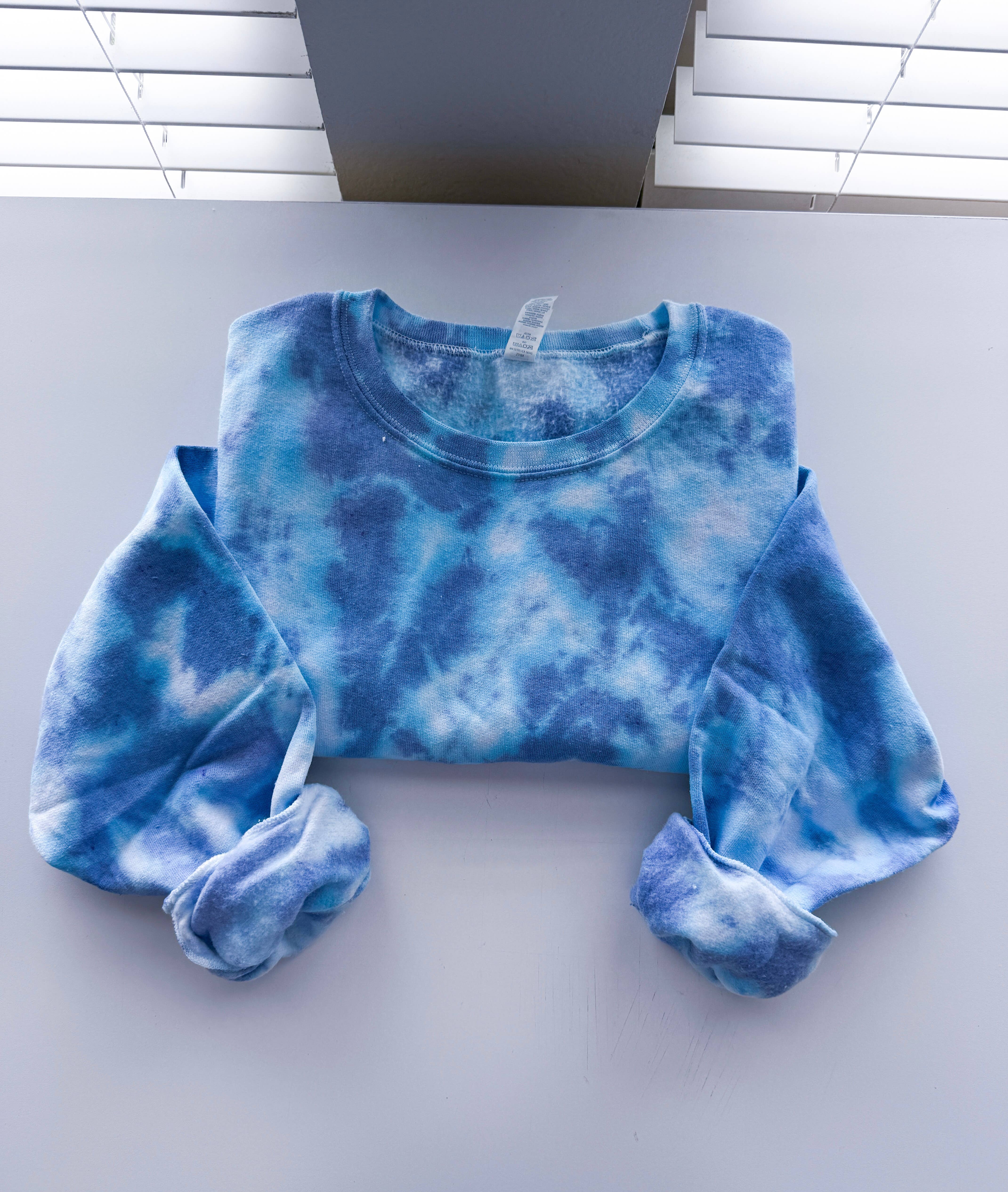 Salty Ocean Crew - Wholesale Sweatshirt - Unisex - Unisex Royal Blue & Soft Blue Tie Dye Crewneck Sweatshirt1