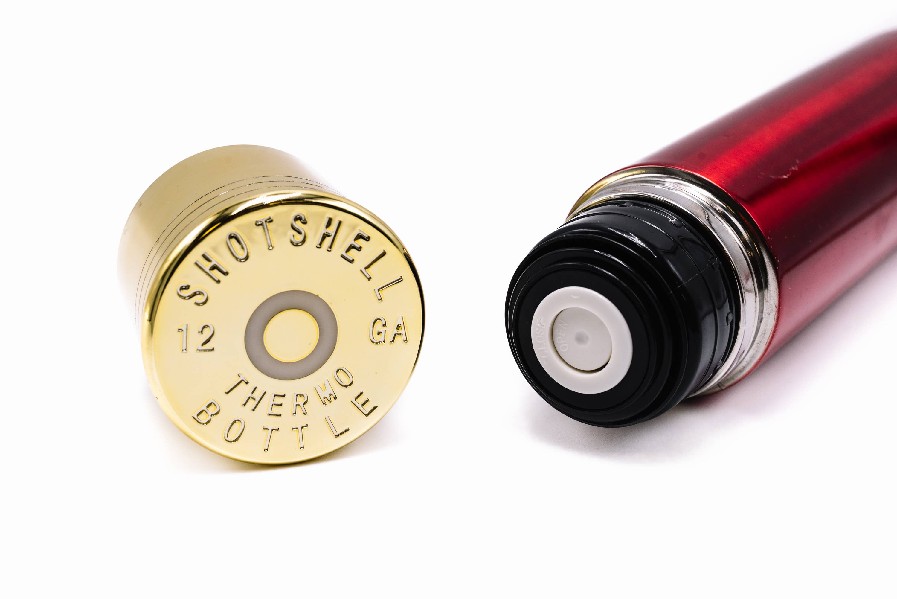 CALIBER GOURMET / CAMPCO – Großhandel Taschenflasche – Thermoflasche in Schrotpatronen-Optik, rot, 1 Liter, 33 cm hoch, isoliert4