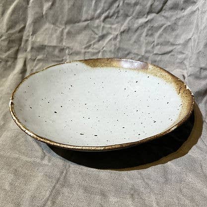 Très grand bol de service n° 02 - Grès moucheté pour la vente par M A N A ceramics