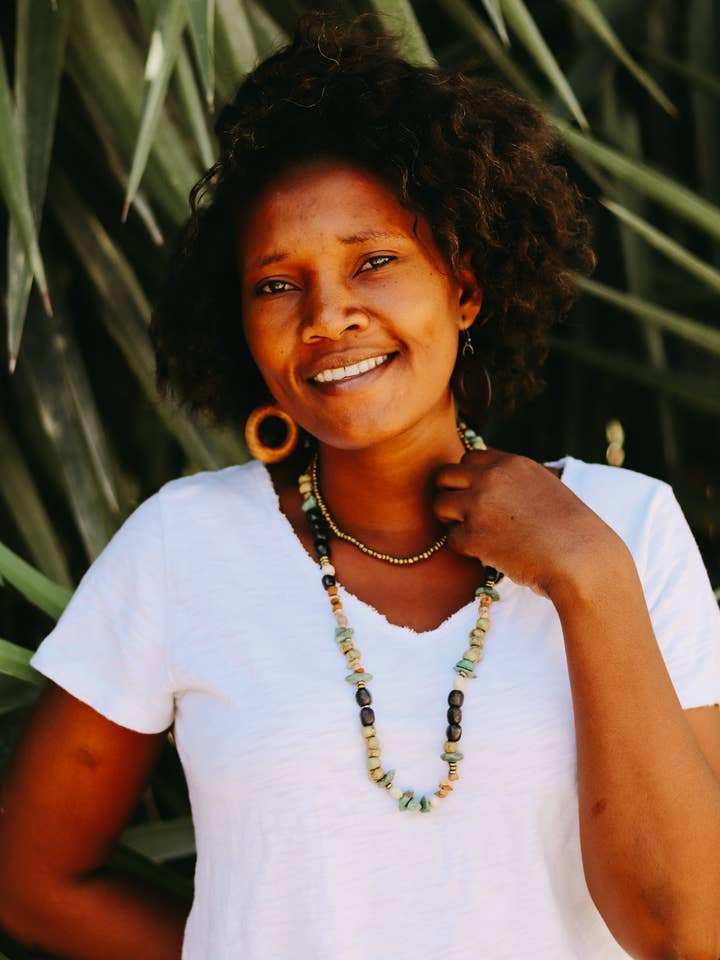 Long collier enroulé avec perles pour la vente par Cedar and Cypress Designs