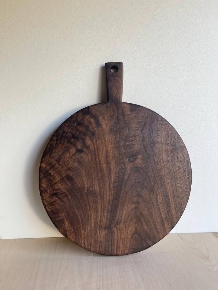 Round Charcuterie serving board for wholesale by TimberFields Market