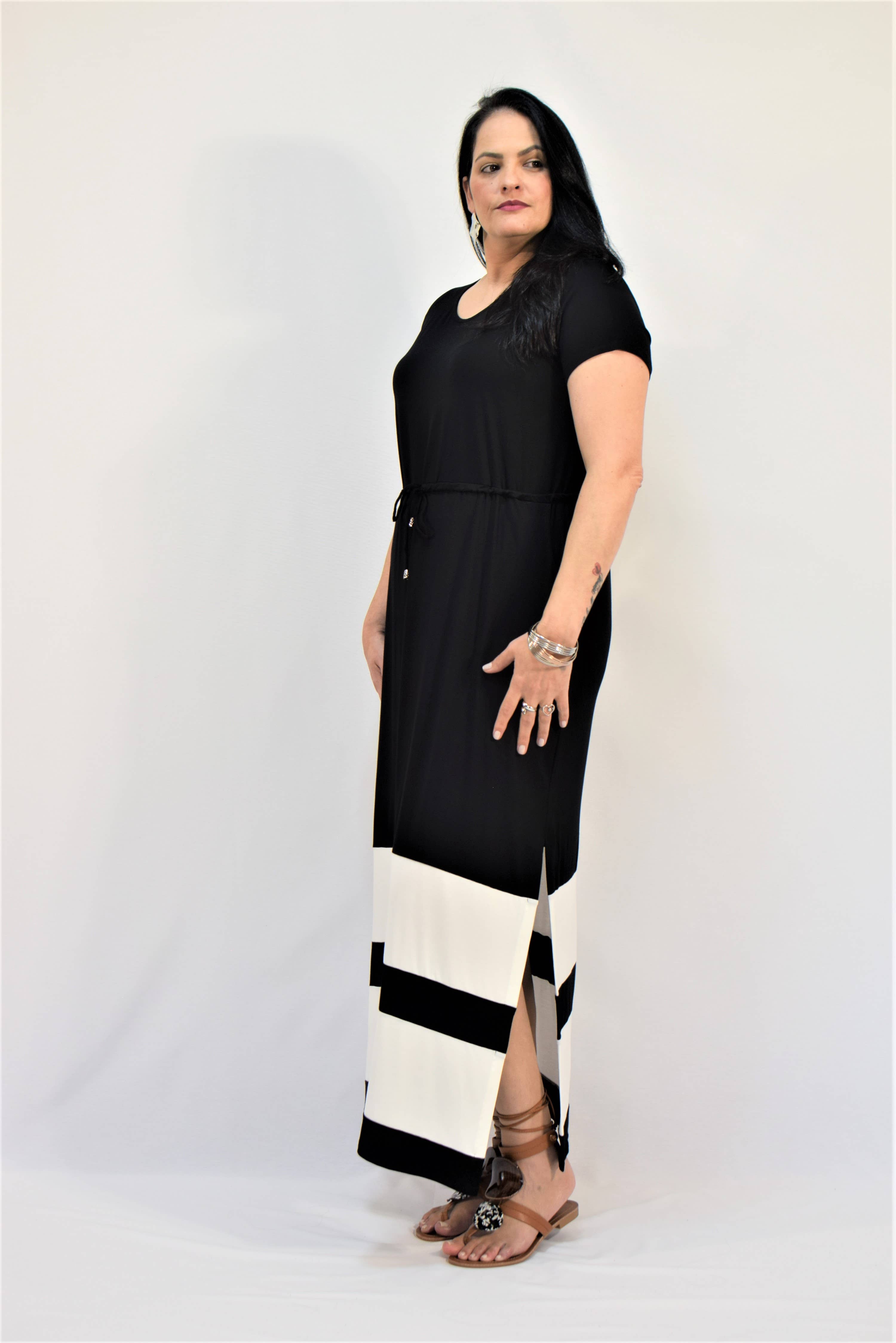 Sort og White-Off EcoVero™ caftankjole CHLOE – størrelse L til 6XL for engroshandel på Faire1