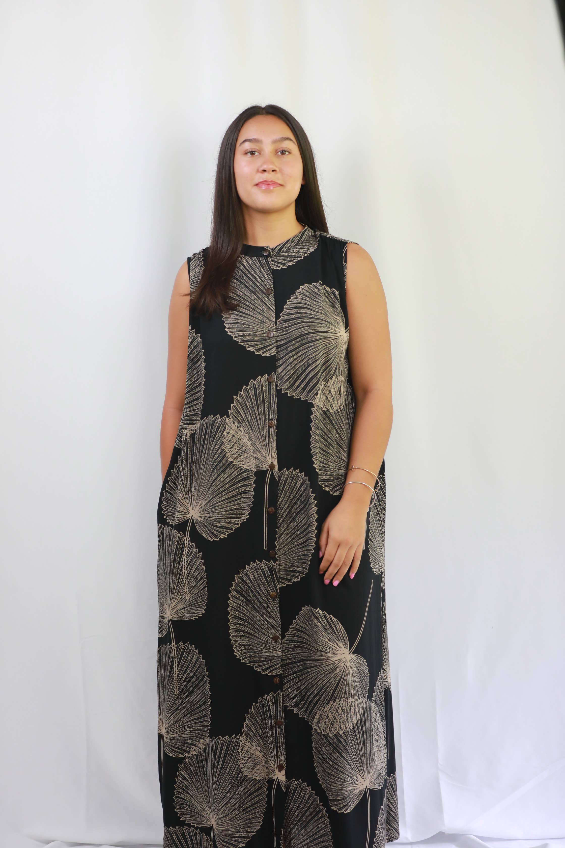 Muumuu Rainbow / DBA Princess Kaiulani Fashions – wholesale Dress – Women's – Shirt Dress with Pockets- Loulu Palm Leaf Print4