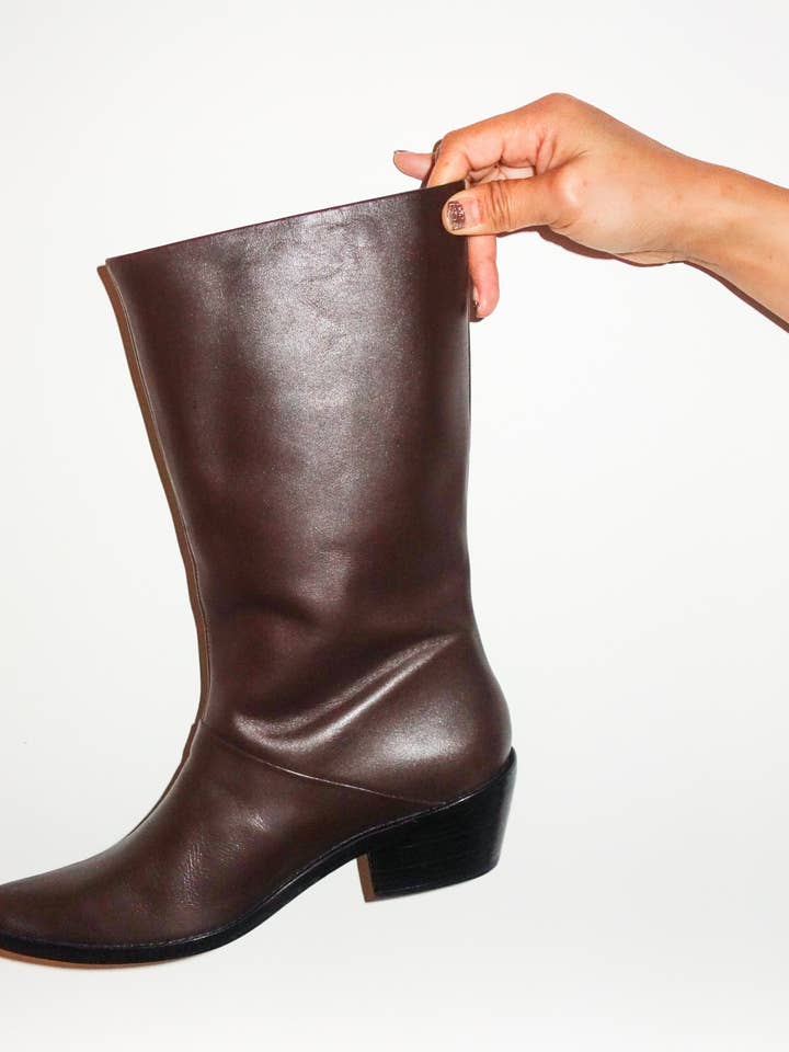 Jackie Boot in Richato Chocolate for wholesale by et Tigre