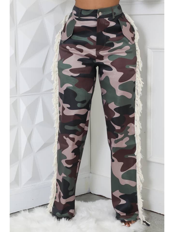 SCHUTKLEUR CAMOUFLAGE JOGGINGBROEK MET FRANJES AAN DE ZIJKANT voor groothandel op Faire