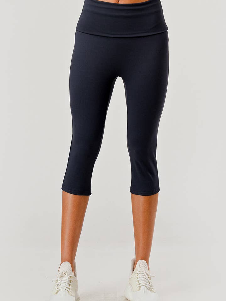 Legging capri souple à taille haute pour femmes pour la vente par REDFINCH APPAREL INC