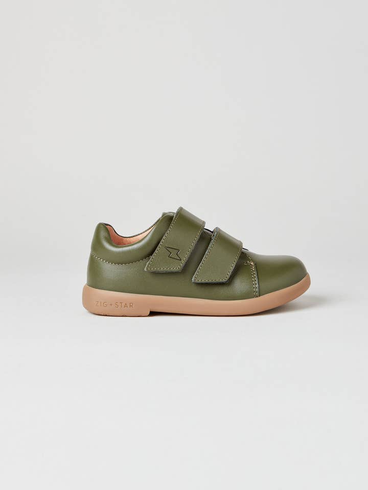 Chaussure Atomic Infant kaki pour enfant pour la vente par ZIG+STAR