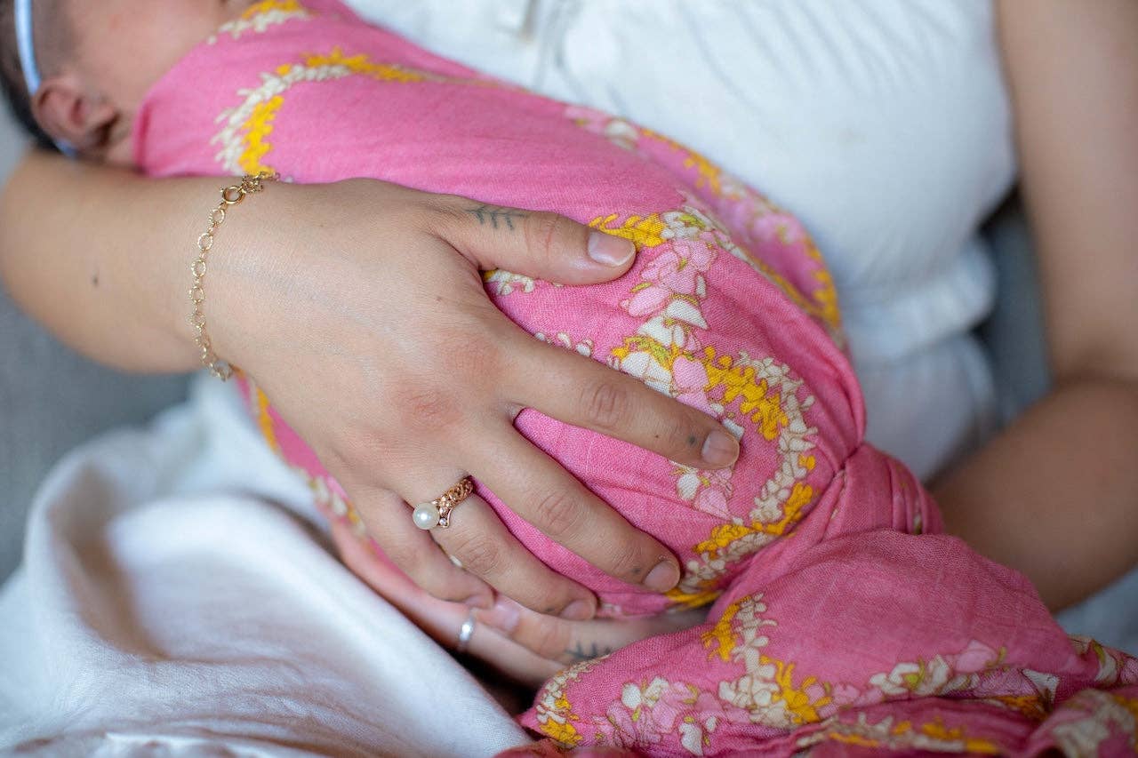 The Keiki Dept - Wholesale Swaddle - Baby - Lei Lokelani Kapa Moe - Hawaiian Bamboo Swaddle1