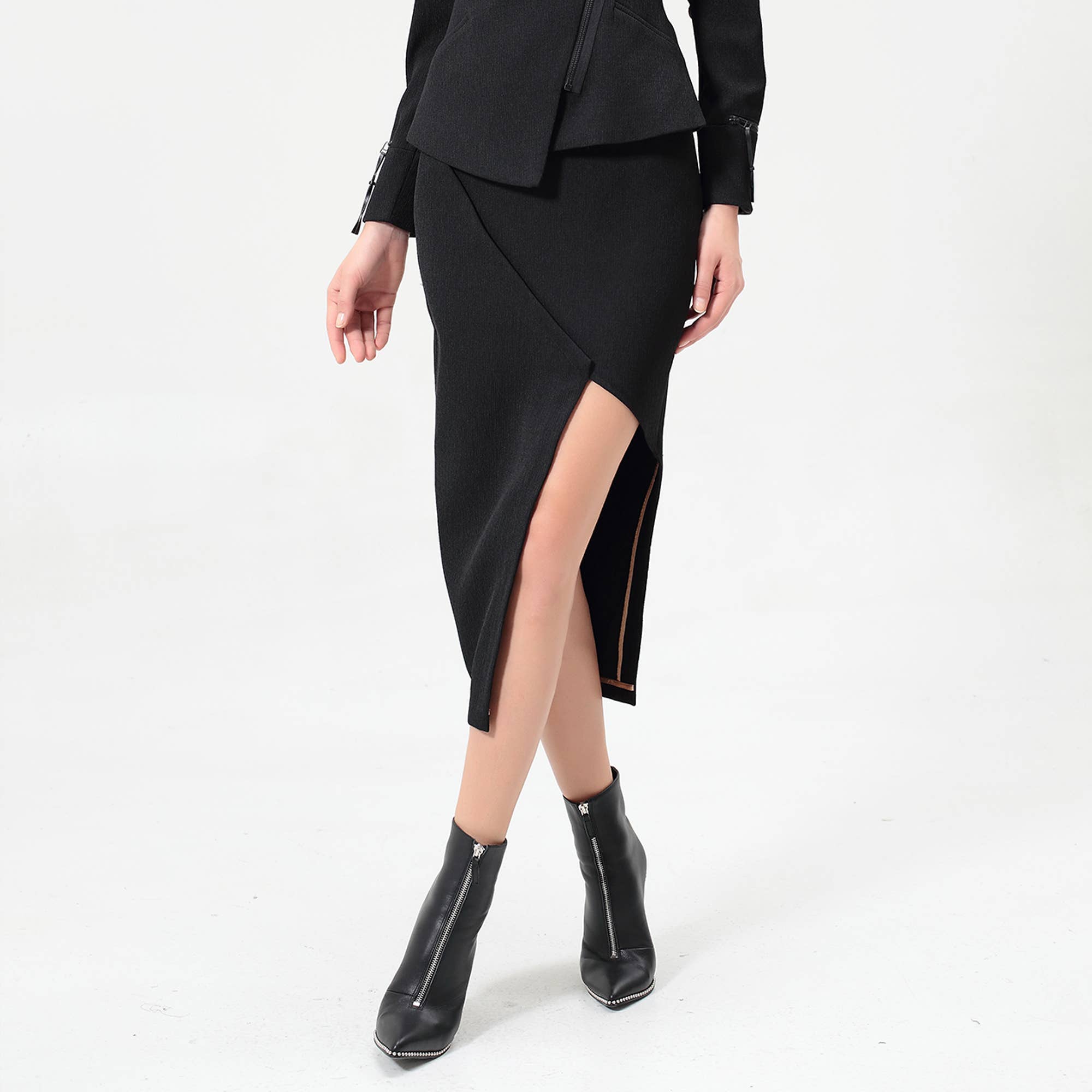 Smart and Joy – Engroshandel Nederdel - Dame – Asymmetrisk nederdel med åben benlomme7