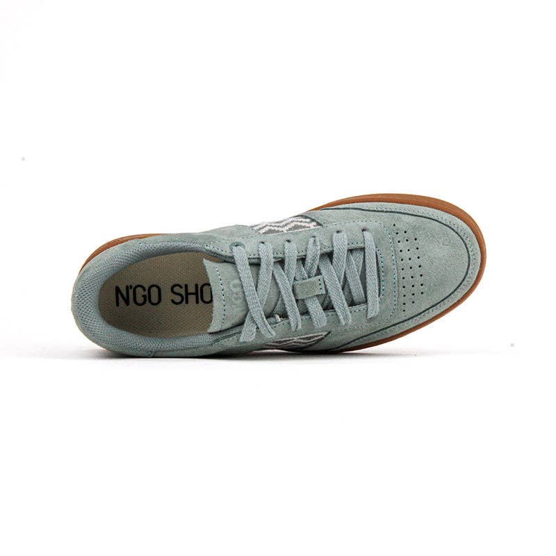 N'GO Shoes - Wholesale Lifestyle Sneakers - Unisex - Saigon Suede '24 low-top sneakers in light blue suede and gum
2
