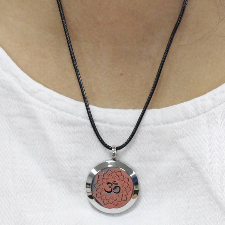 Zen'Arome - Wholesale Aromatherapy Necklace - Aum Aromatherapy Diffuser Necklace