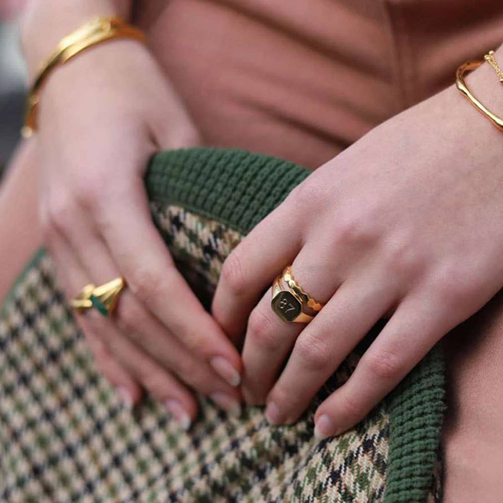 SEVEN50 - Wholesale Signet Ring - 14K Gold Plated Simple Square Stainless Steel Rings for Wome3