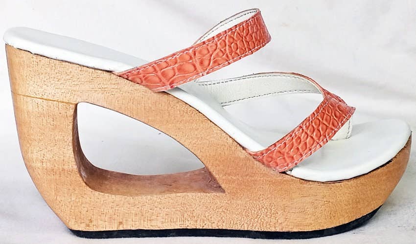 OMES - Vendita all'ingrosso Sandali - Donna - Bruna: Sandali con Tacco Alto in Legno Intagliato a Mano2