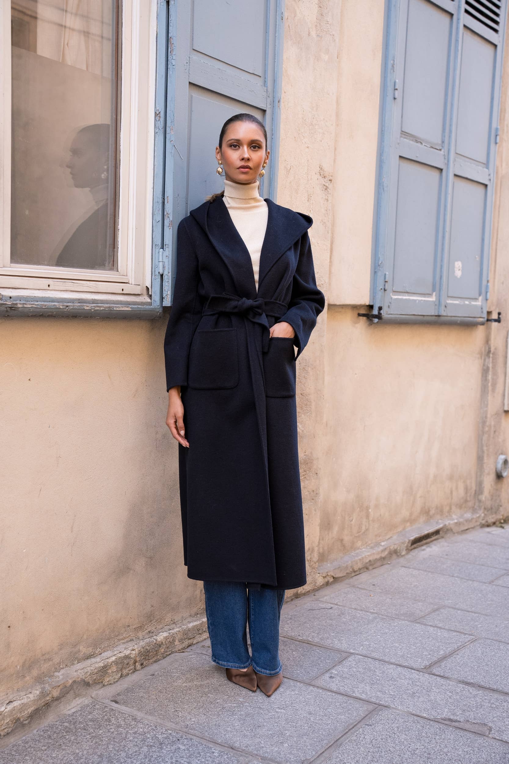 Attentif Paris - Wholesale Coat - Women's - Hand-sewn long wool coat with large hood and belt23