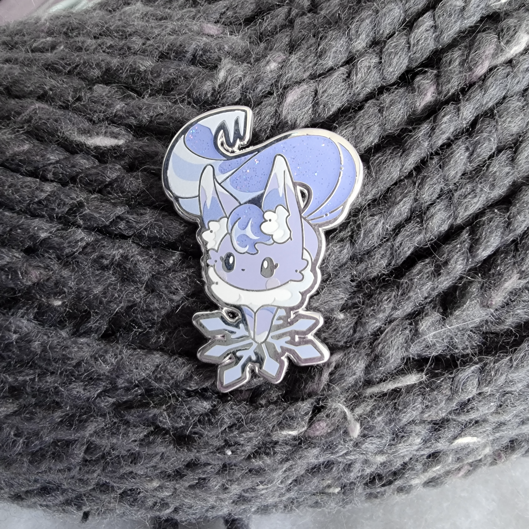 Xhilyn - Wholesale Lapel Pin/Button - Fennec Frost Pins - Dec 20243