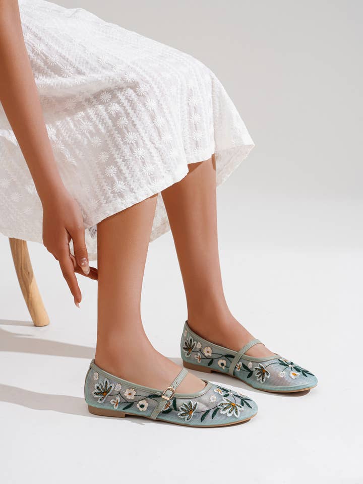 CEREZA - Wholesale Flats - Women's - Flower Embroidery Pattern Mary Janes ballet flats15