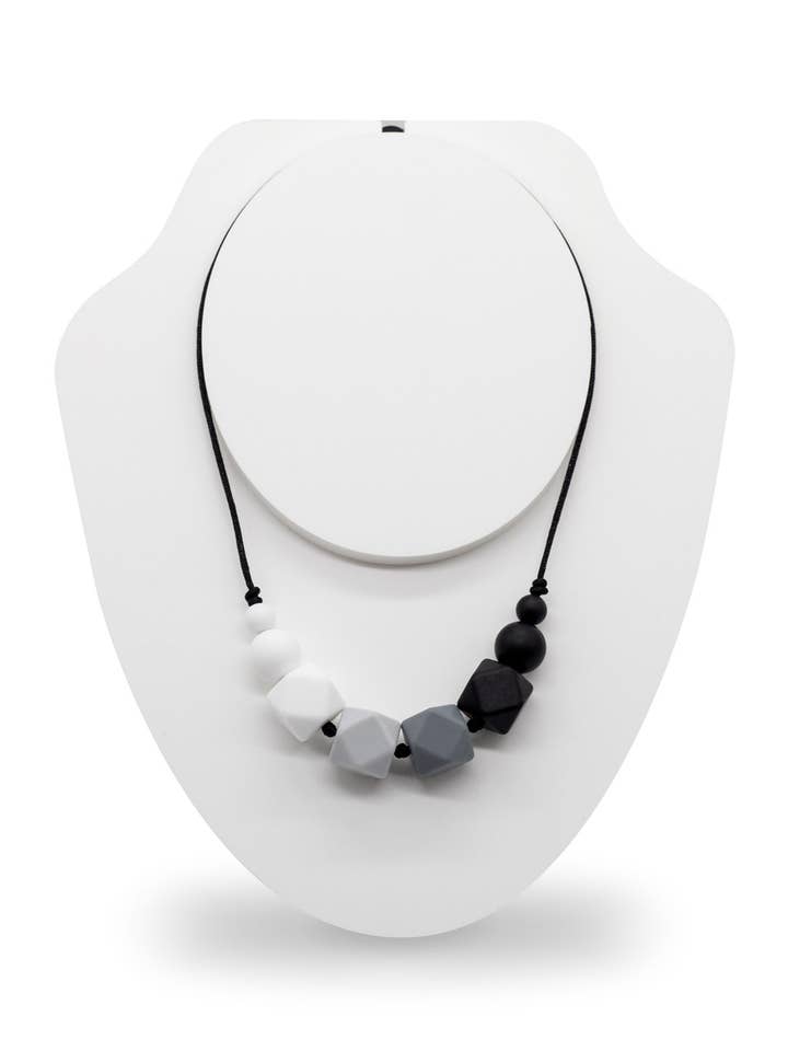 Breastfeeding chain mommy necklace || Mrs. Grey for wholesale by Kristin Weiss Manufaktur