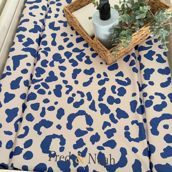 Fred & Noah – wholesale Changing mat/pad – Baby – Blue Leo Changing Mat3