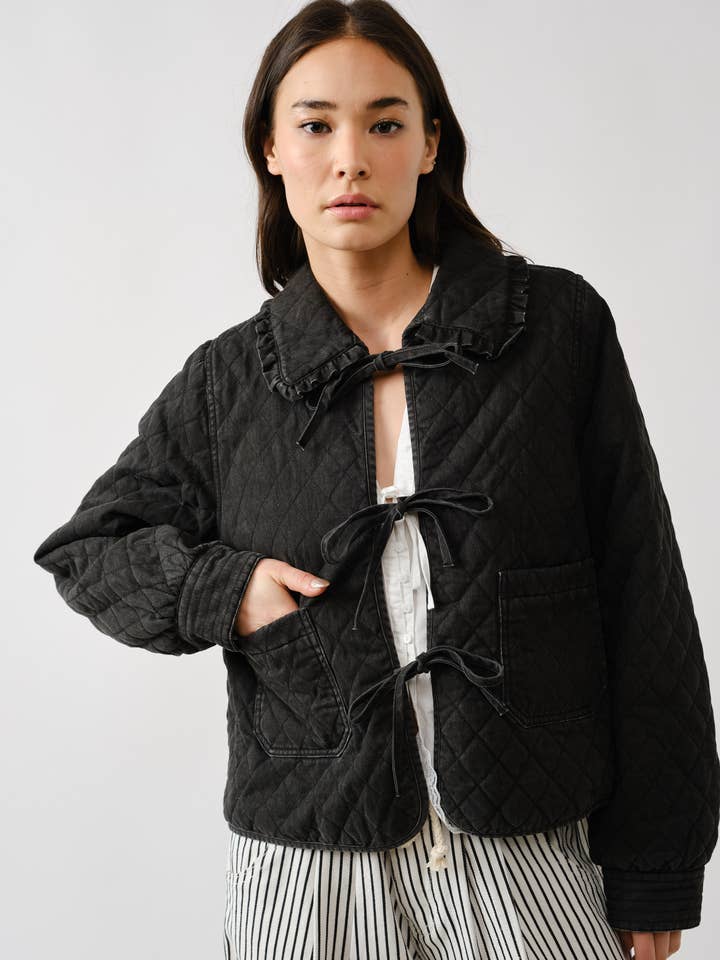 MAJ3294 QUILTET FLÆSEKRAVE SLØJFE DENIMJAKKE for engroshandel hos Aaron & Amber