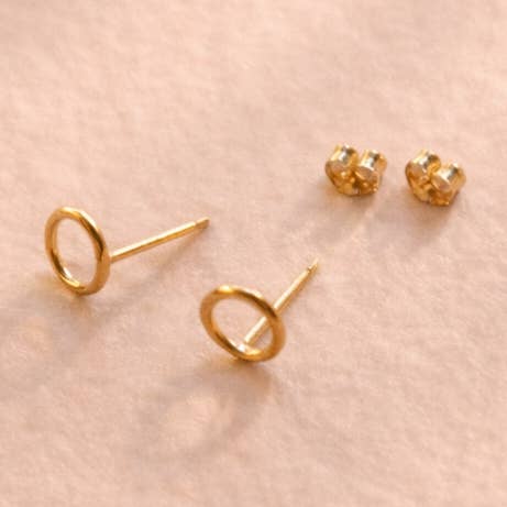 Round stud earrings in 14k gold filled for wholesale by MARLAH