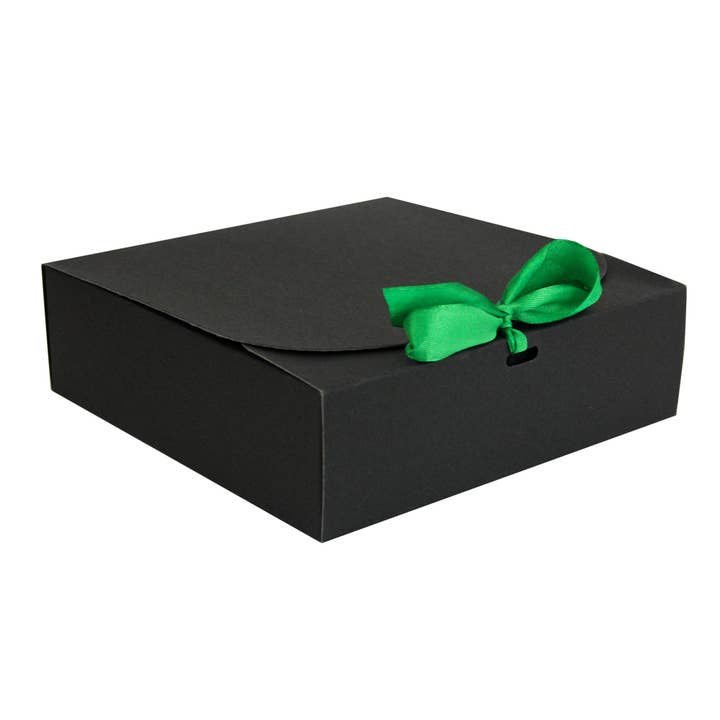Emartbuy - Venta al por mayor Caja de regalo - Caja negra con cinta verde - Paquete de 12 - 24 x 24 x 5 cm