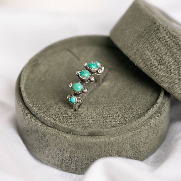 404 : Bague horizontale turquoise multi-pierres 925 pour la vente par Moxie Maine