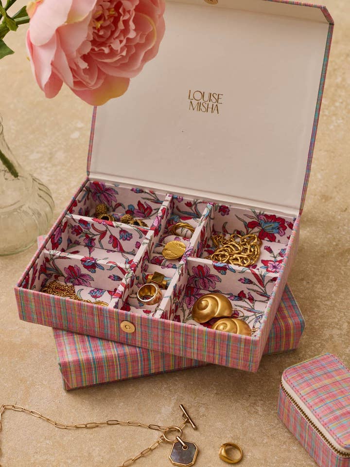 Scatola di Gioielli Soumaa per la vendita all'ingrosso da parte di Louise Misha