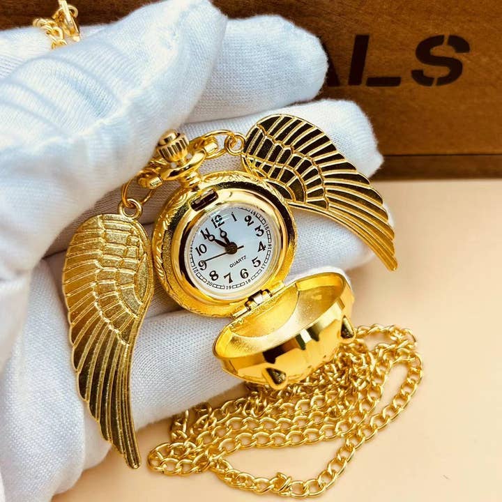 Montre de poche avec pendentif en forme de boule dorée pour la vente par WoodWristCo