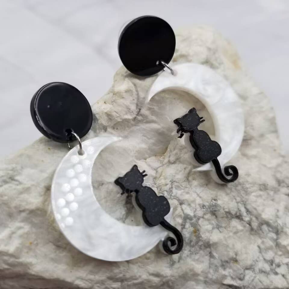 The Pretty Jewellery - Wholesale Dangle Earrings - Black Cat on Moon Halloween Earrings1