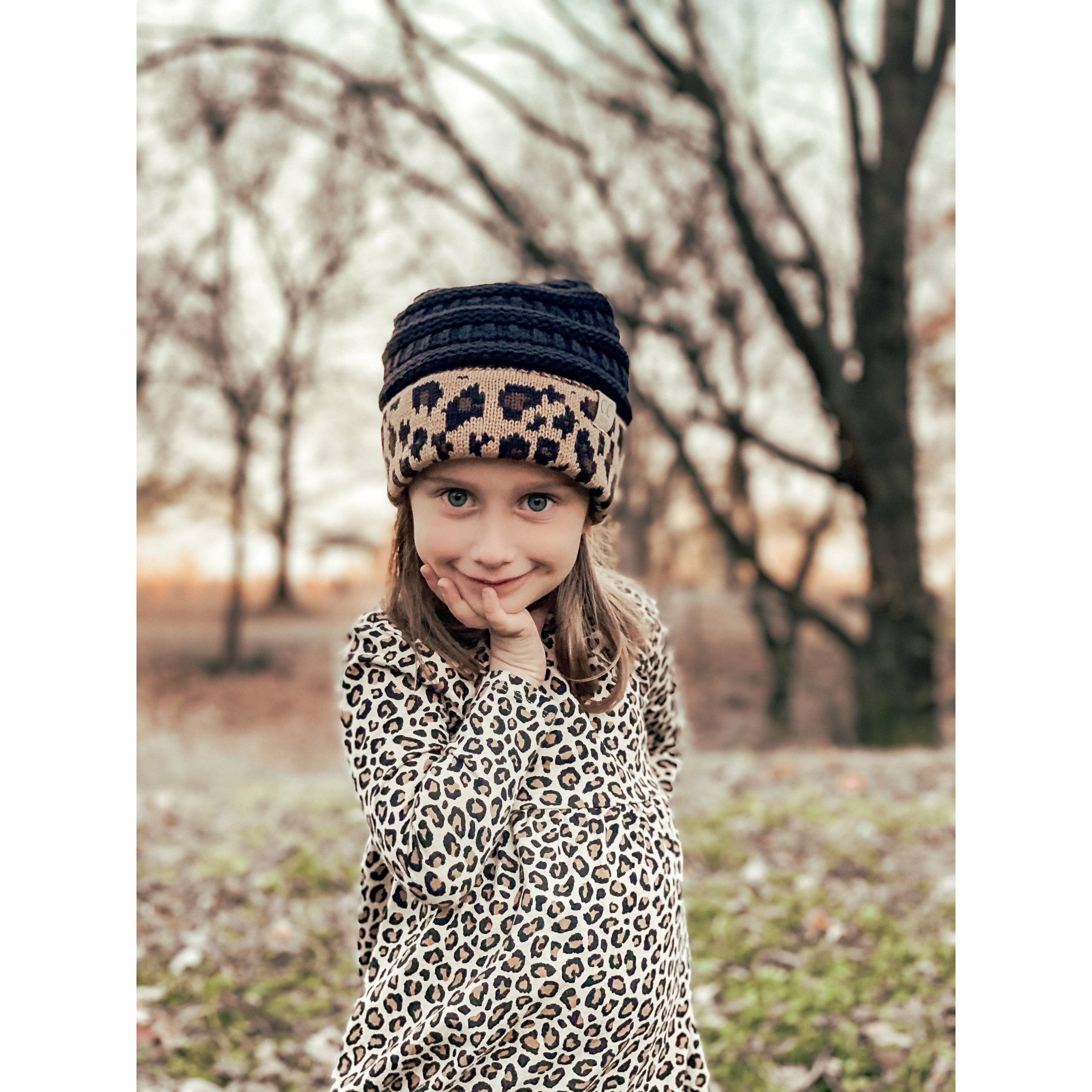 C.C Beanie – wholesale Mössa - Barn – Leopardmönstrad matchande manschett CC mössa för barn8