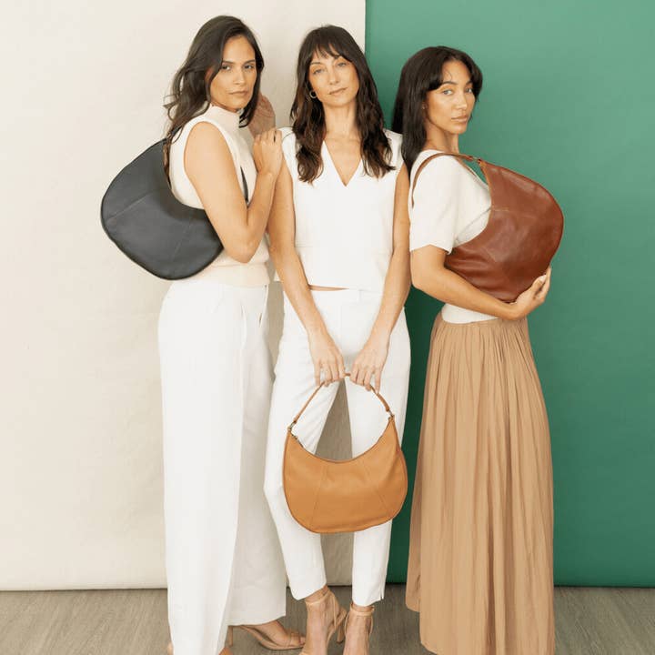 Deux Mains: Haiti Fair Trade - Wholesale Shoulder Bag - Women's - Saddle Shoulder Bag5