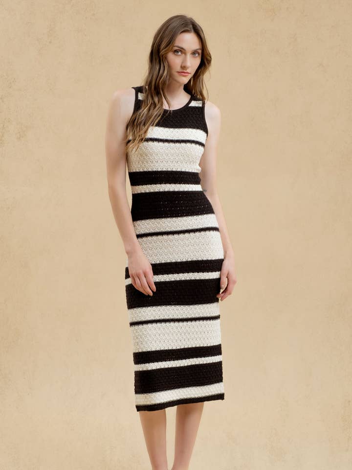 Blu Pepper - Vendita all'ingrosso Vestito - Donna - ABITO MIDI IN MAGLIA ALL'UNCINETTO SENZA MANICHE A RIGHE0