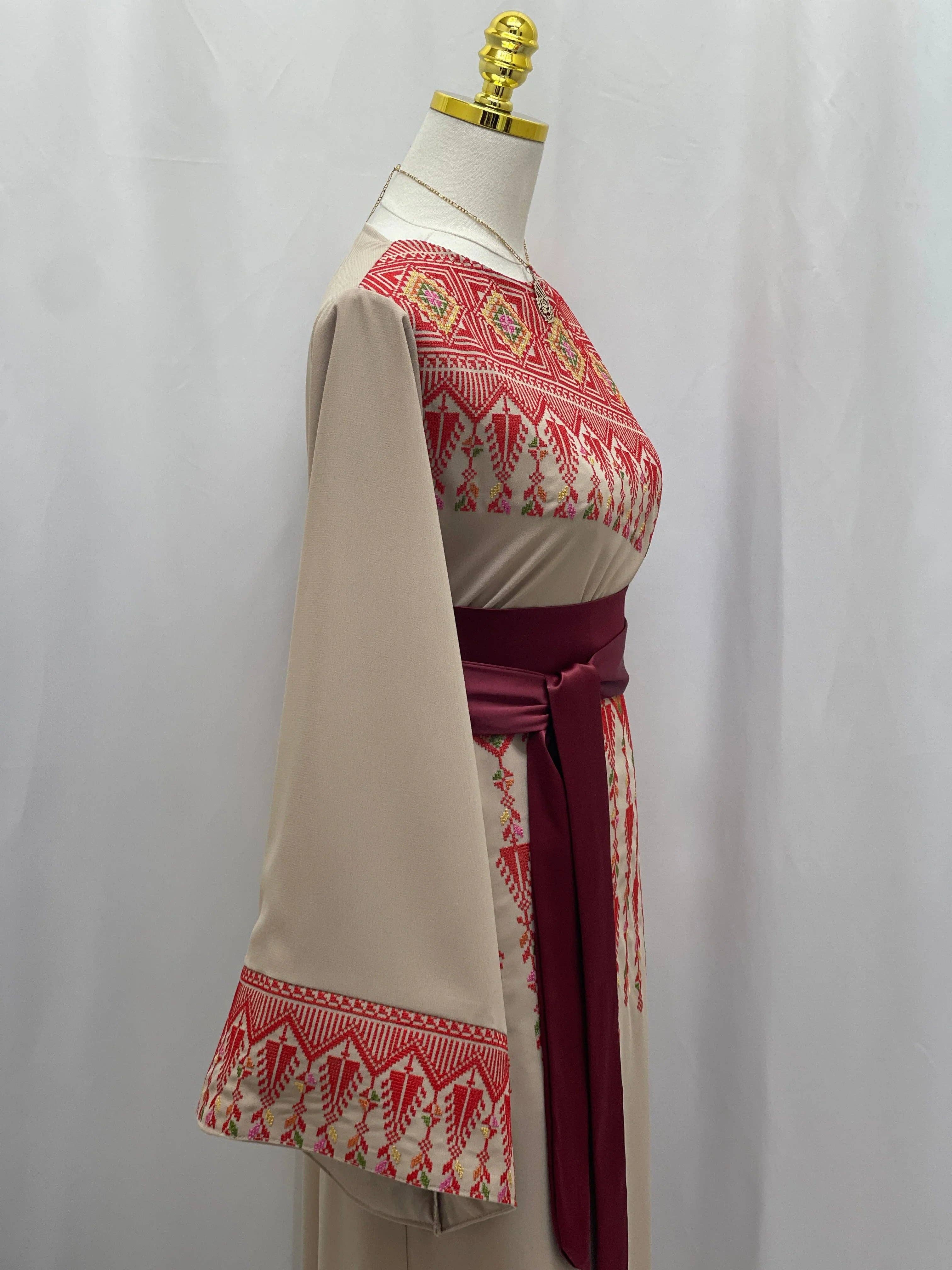 Palestinian Elegance - Vente Robe – femme - Robe Suha Modren Brodée : Une Harmonie Parfaite de Tradition8