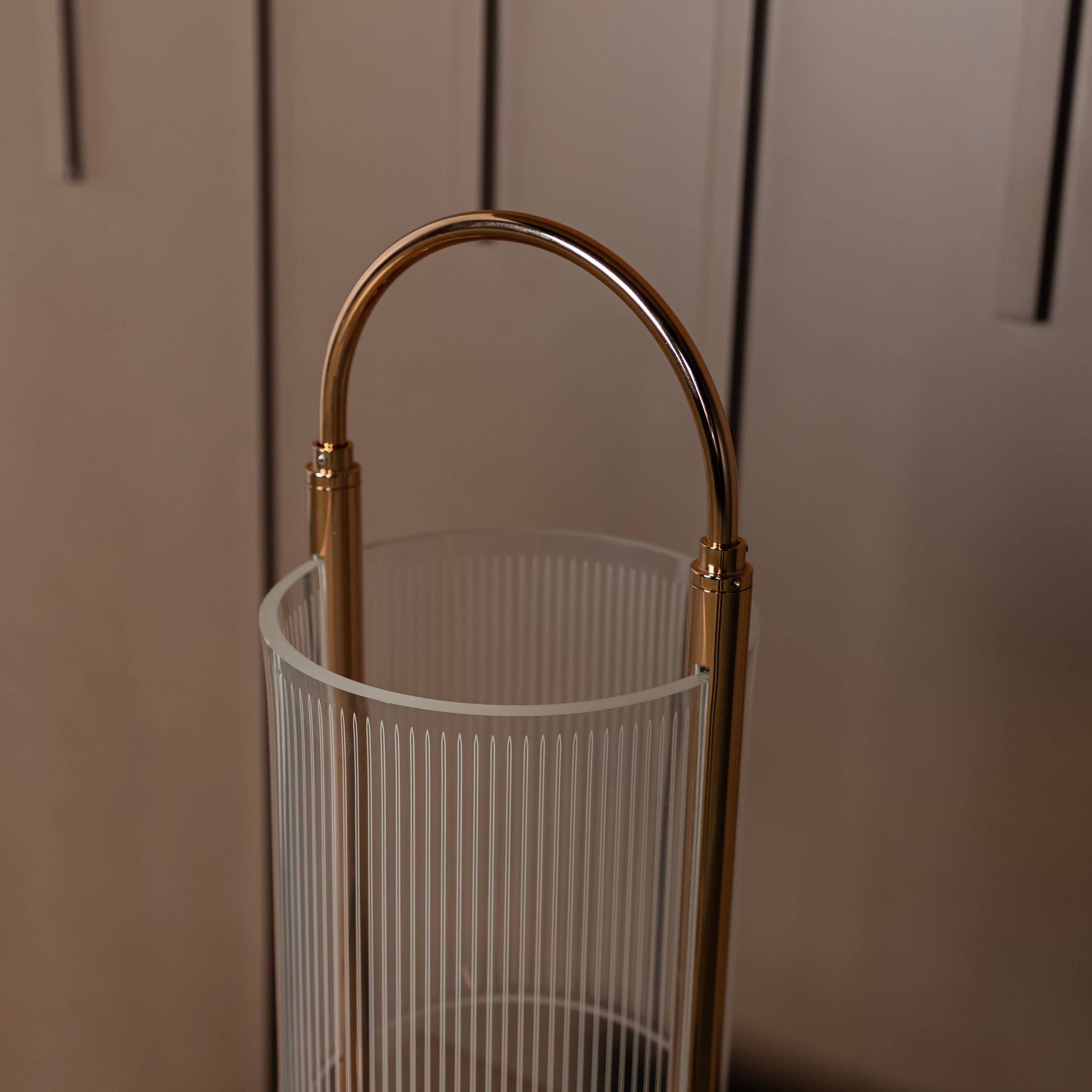 HEKA LIGHTING & TRADING LTD - Wholesale Accent/Desk Lamp - Alaca Single Acrylic Table Lamp1