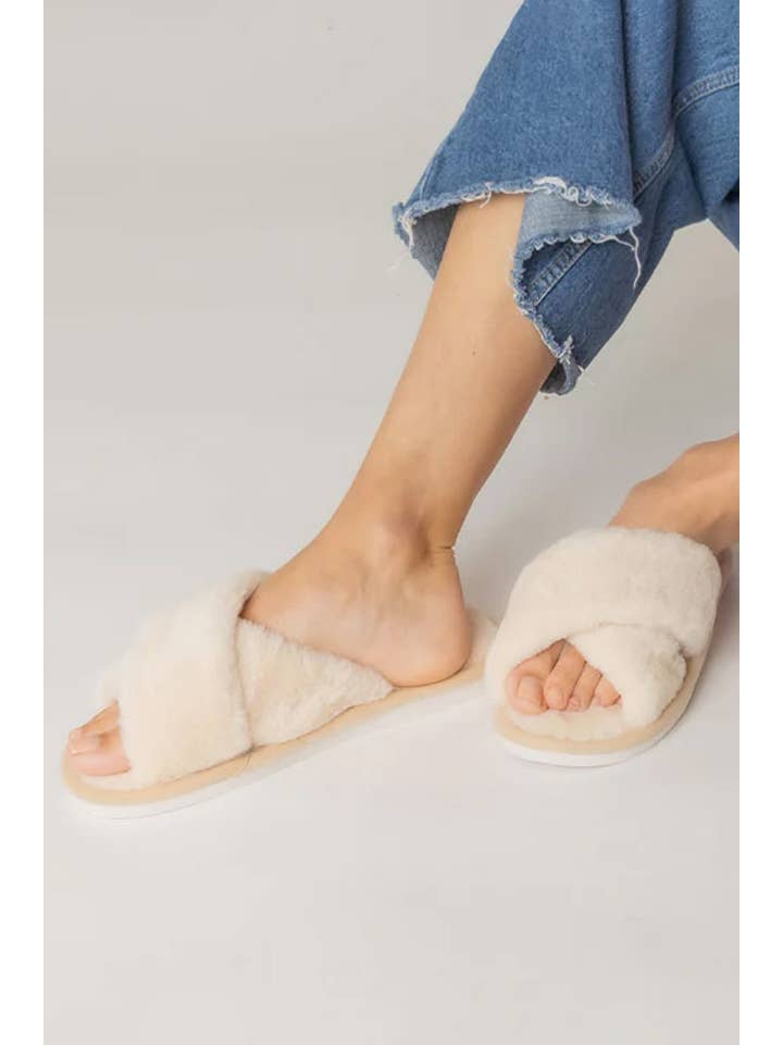 Hana - Wholesale Slippers - Women's - Solid Cross Faux Fur Slippers5