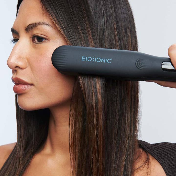 BARSUPPLY - Wholesale Straightener/Flat Iron - BIO IONIC Onepass Styling Flat Iron with NanoIonic & Moisturizing Heat Technology, Hydrated and Frizz-Free Hair, Ceramic Hair Straightener with Silicone Strip for Gentle OnePass Styling