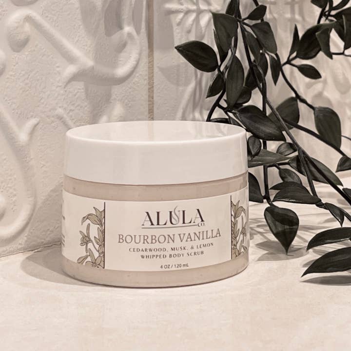 Gommage corporel fouetté à la vanille et au bourbon pour la vente par Alula Co.