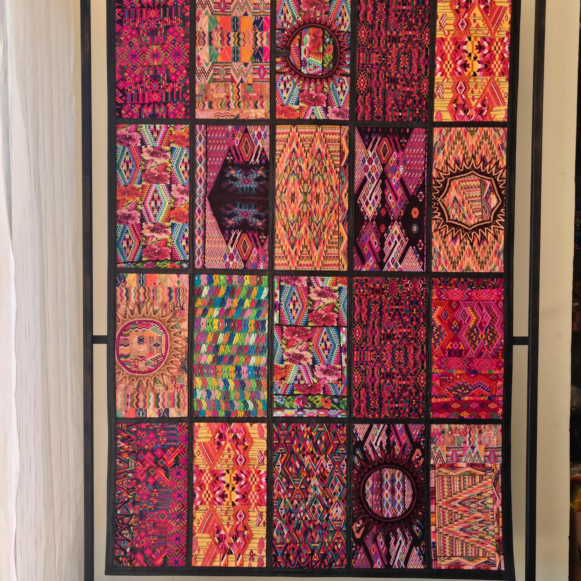 Achiote Guatemalan Goods – Großhandel Teppichvorleger – handgefertigter Huipil Gebietsteppich8