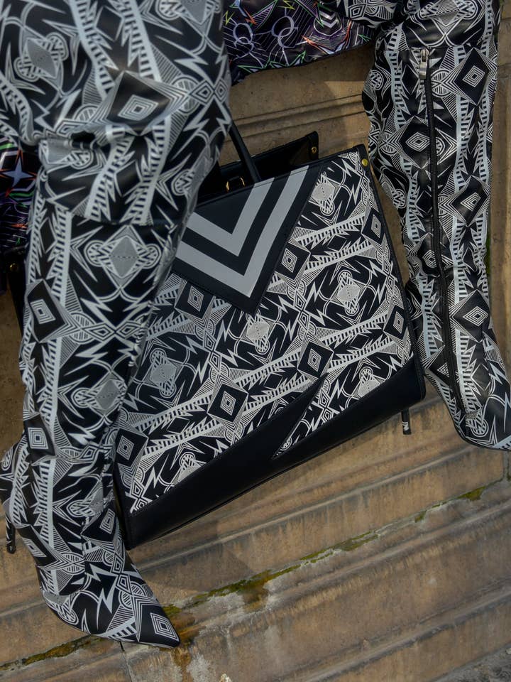 OC Phenom Purse for wholesale by Original Crackage