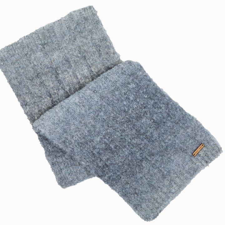 Écharpe Grise Finn pour la vente par Sweet Turns