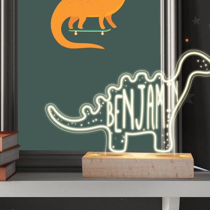 Veilleuse personnalisée Dinosaure pour la vente par Birch and tides